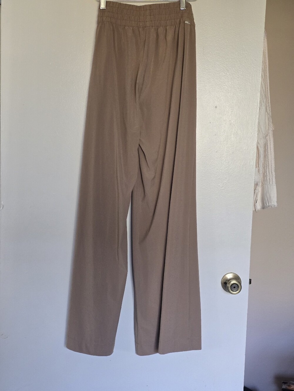 Vuori Villa Wideleg Goldenrod Gorpcore Athleisure Pants Womens NWT Sz Small - Picture 17 of 17